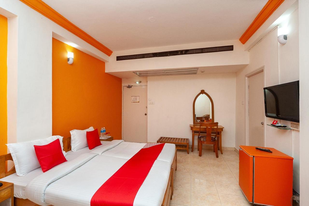 Hotel Manhattan Chennai Exterior foto