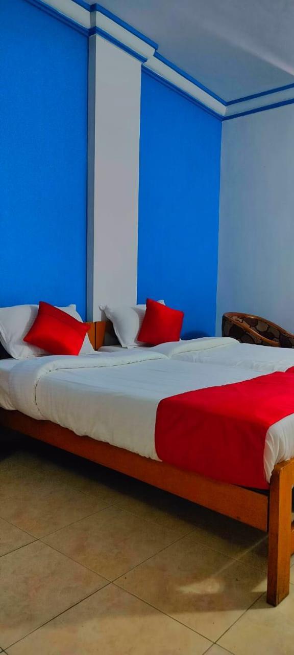Hotel Manhattan Chennai Exterior foto