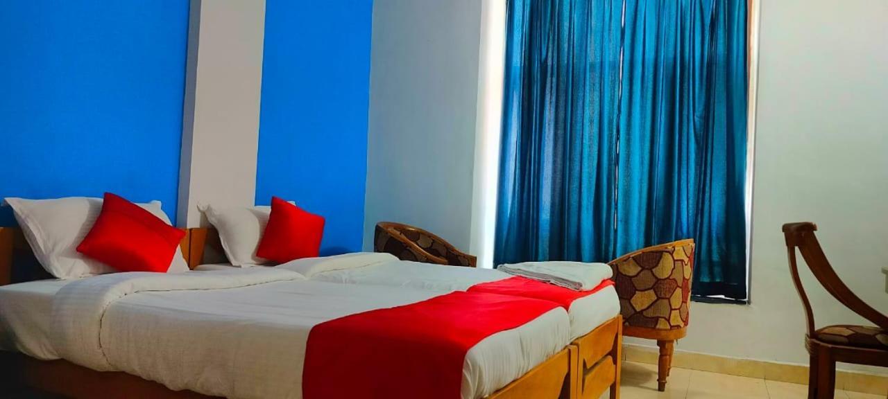 Hotel Manhattan Chennai Exterior foto