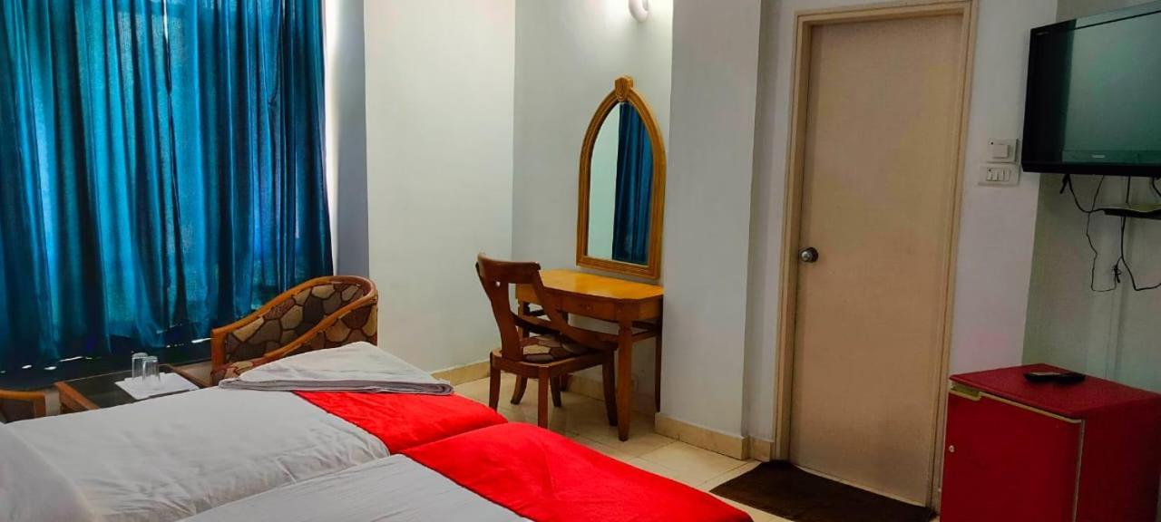 Hotel Manhattan Chennai Exterior foto