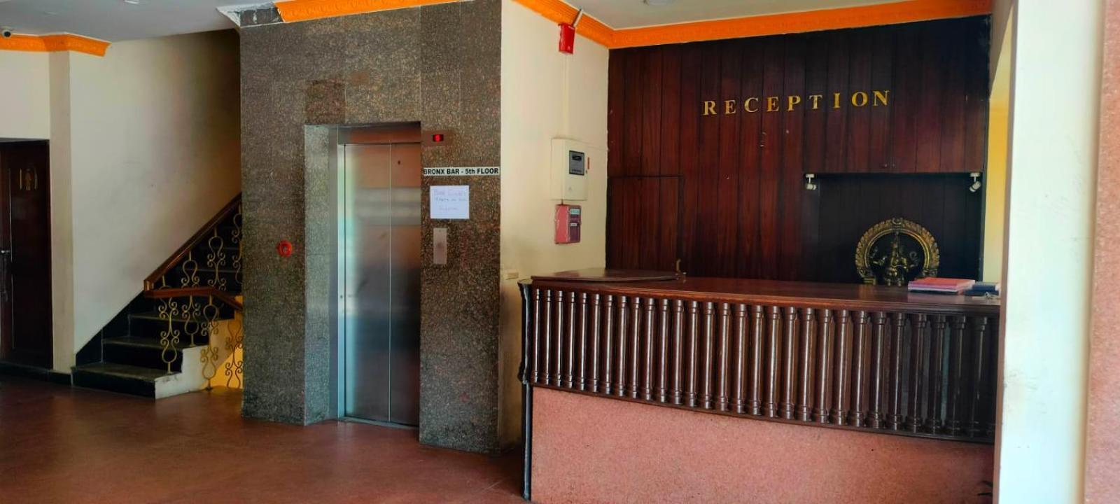 Hotel Manhattan Chennai Exterior foto