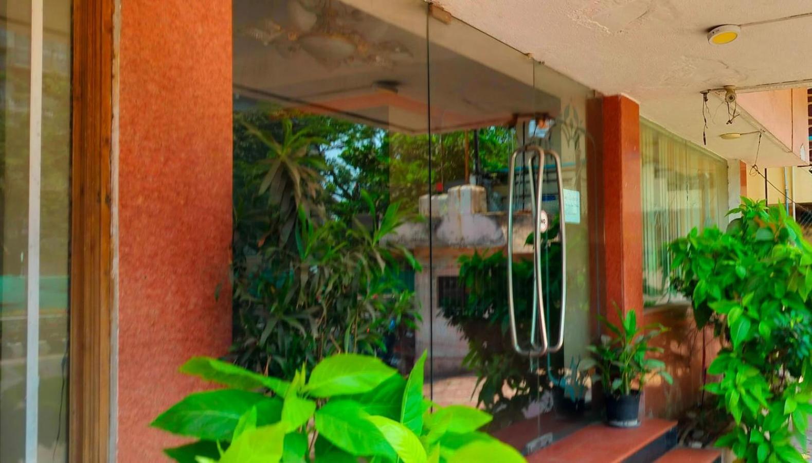 Hotel Manhattan Chennai Exterior foto