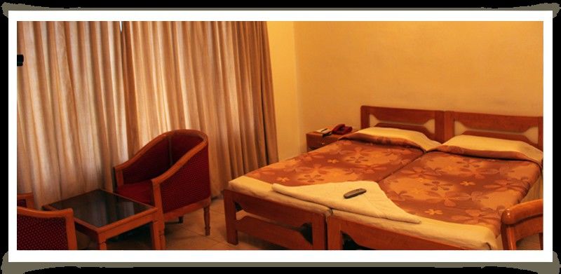 Hotel Manhattan Chennai Exterior foto